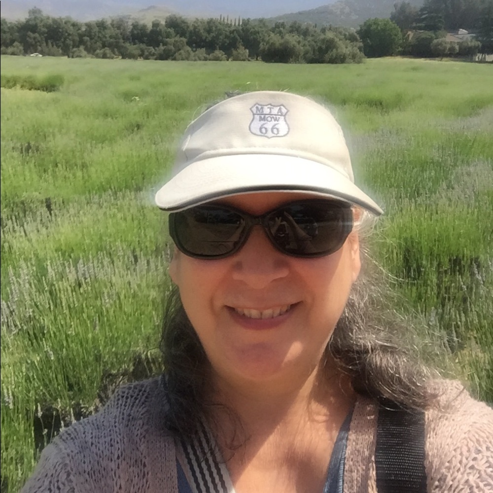 Meet your Posher, Elaine